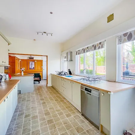 Rg9Bc - Cozy Double Room In Moortown