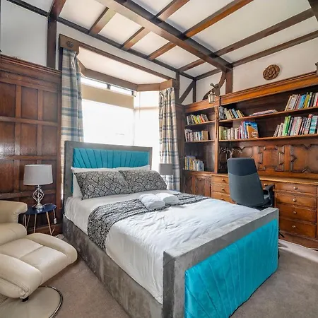 *rg9bc* For Your Relaxed & Cosy + Free Parking + Free Fast Wifi * Проживання в сім'ї