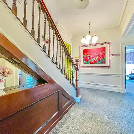 *rg9bc* For Your Relaxed & Cosy + Free Parking + Free Fast Wifi * Проживання в сім'ї Лідс