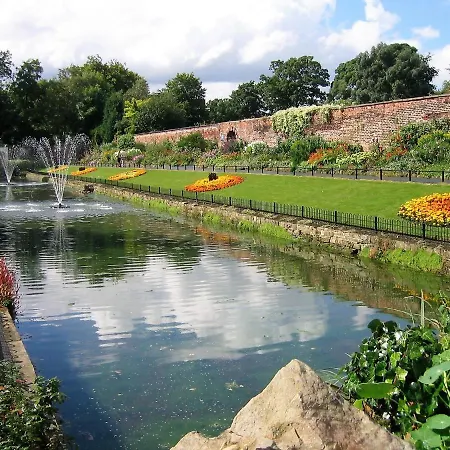 *rg9bc* For Your Relaxed & Cosy + Free Parking + Free Fast Wifi * * Leeds (West Yorkshire)